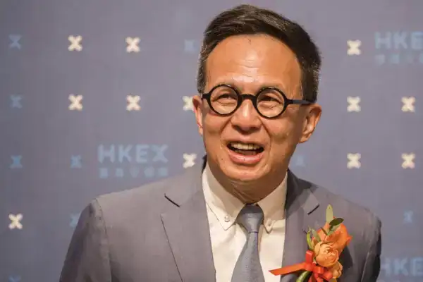 Li Ka-shing’s Global Port Strategy Complicates His Son’s China Insurance Deal